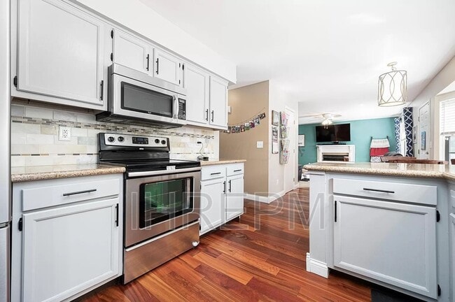 Building Photo - 5790 Clear Stream Way