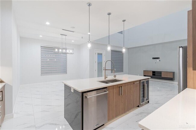 Building Photo - 29 Doctor's Dr