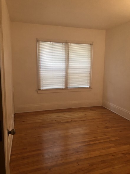 bedroom 1 - 972 Goodrich Ave