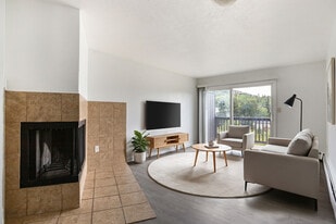 Building Photo - Straight Creek Apartments