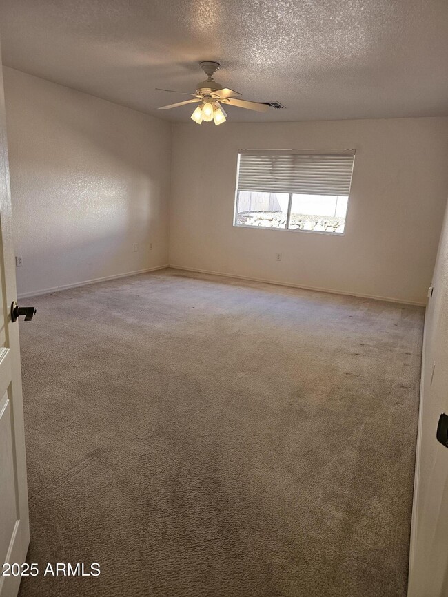 Building Photo - 2850 Glengarry Way
