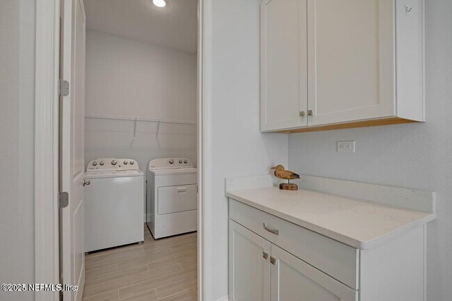 Building Photo - 4387 Sun Lily Ct