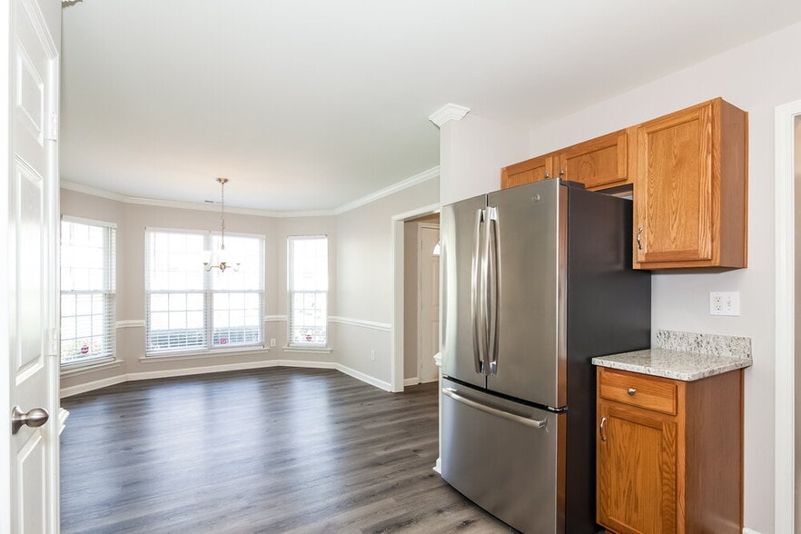 Building Photo - 6013 Spanish Moss Ln