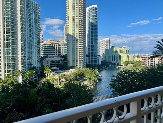 Building Photo - 511 SE 5 Ave