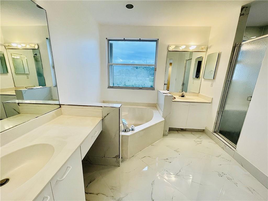 Building Photo - 11041 Harbour Springs Cir