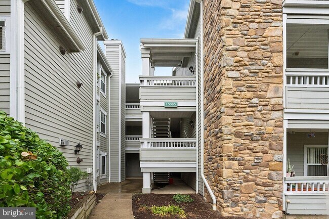 Building Photo - 13085 Autumn Woods Way