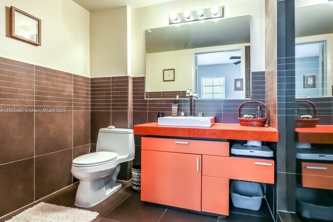 Building Photo - 435 21st St