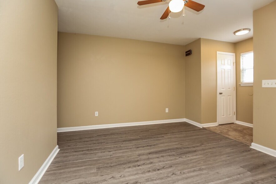 Building Photo - 4080 Nir Shreibman Blvd
