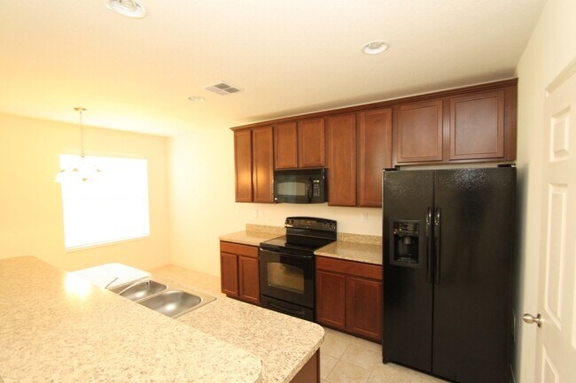 Building Photo - 1019 Wood Cv