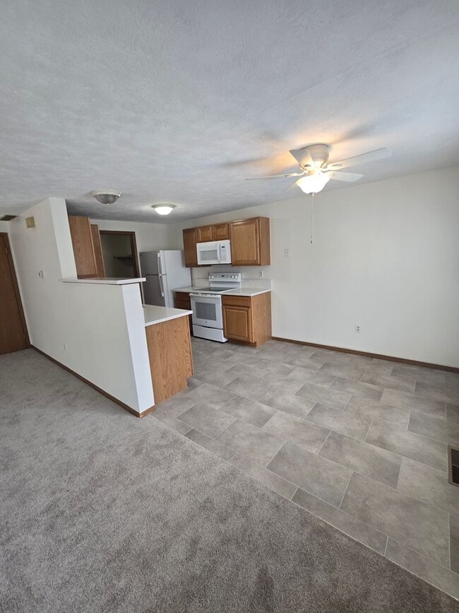 Building Photo - Three bedroom home in Franklin Square
