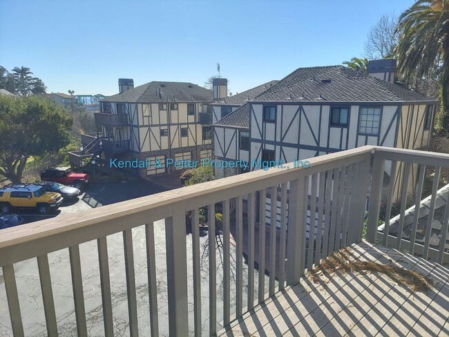 Building Photo - Large Two Bedroom Near Seabright Beach 2BR...