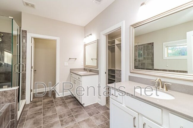 Building Photo - 5780 Bradenton Rd