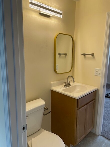 Building Photo - 521 N Woodfield Trl