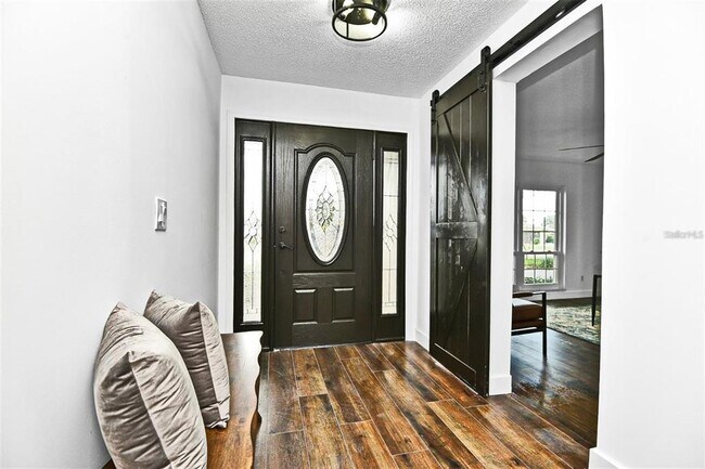 Building Photo - 112 Hillcrest Dr