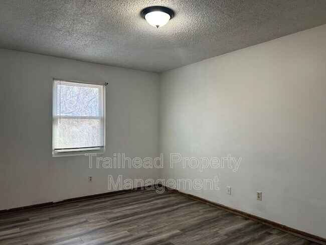 Building Photo - 8307 Woodson Dr