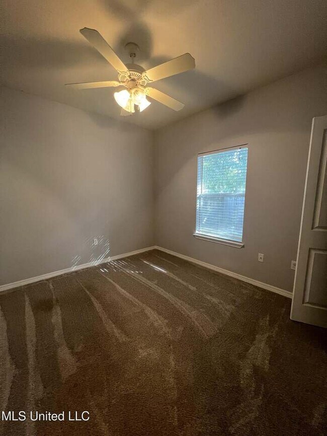 Building Photo - 18511 Devin Ct