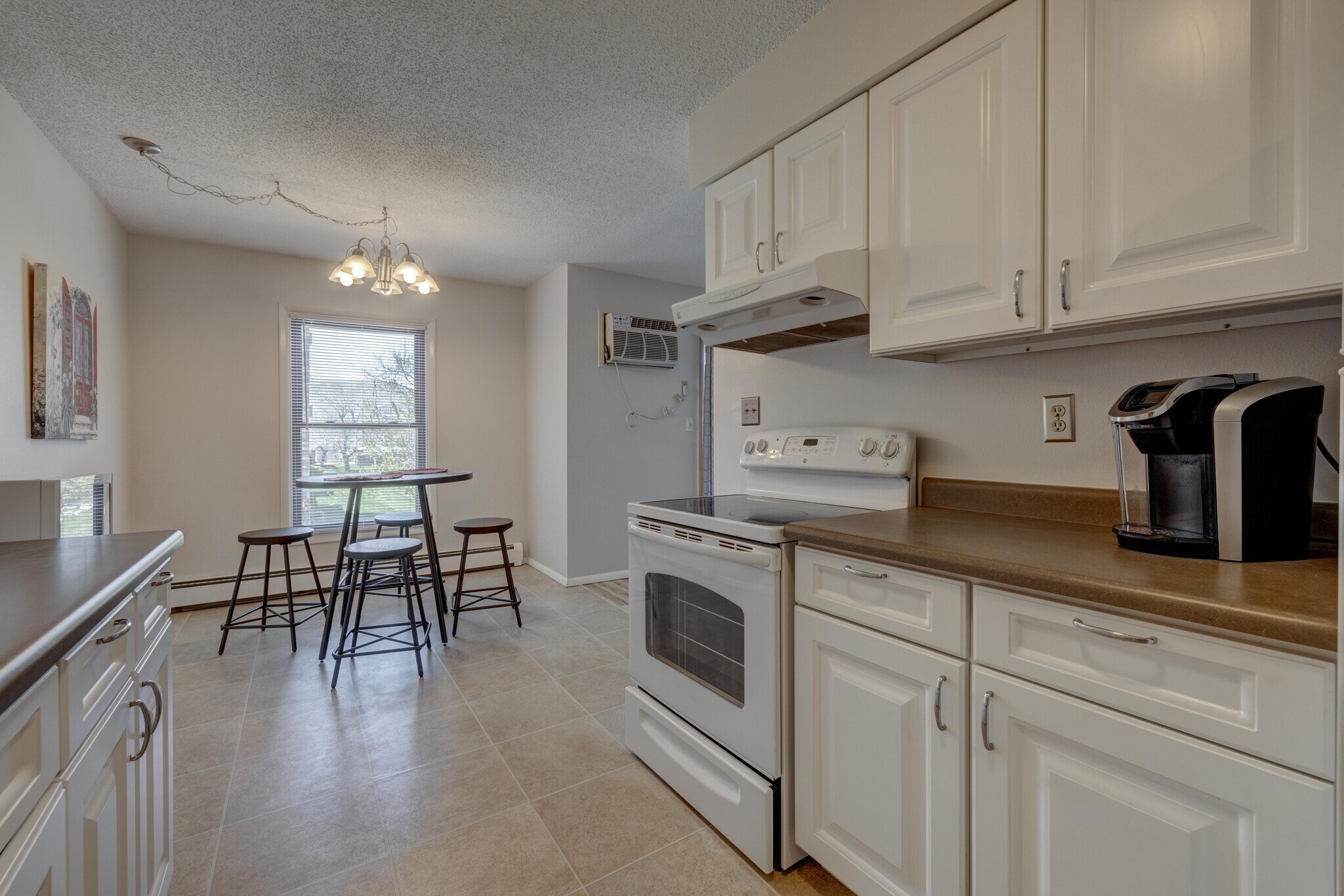 Building Photo - 4460 S Poplar St