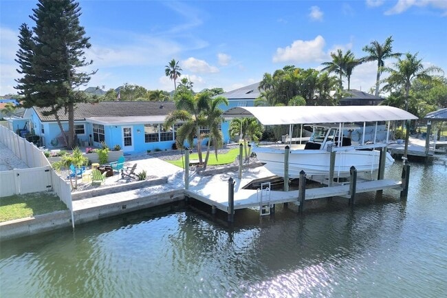 Building Photo - 1015 Spindle Palm Way