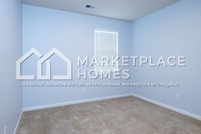 Building Photo - 559 Post Oak Ln