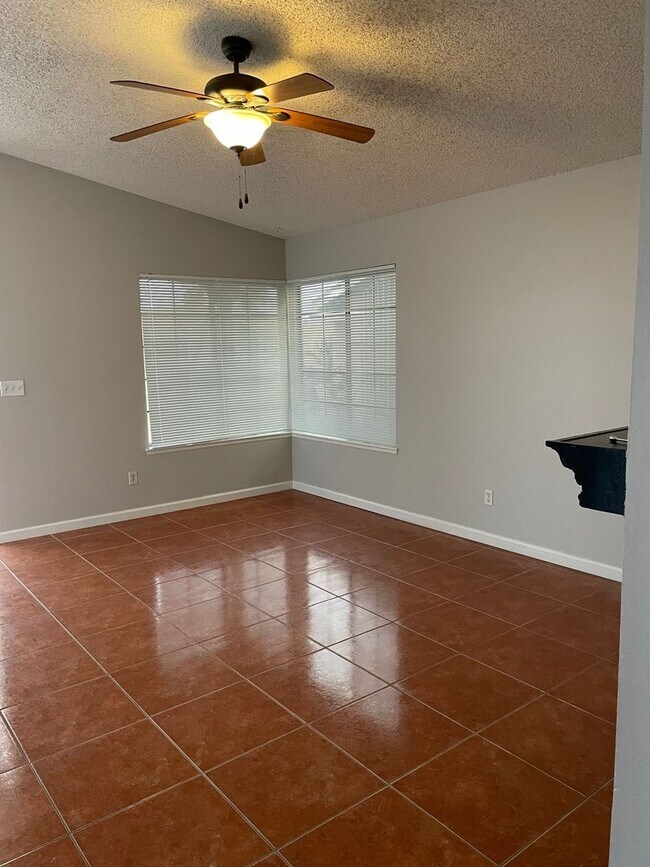 Building Photo - 2 bedroom 2 bath house near Desert Shores/ Available 4/1/2026