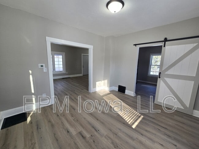 Building Photo - 827 Dawson St