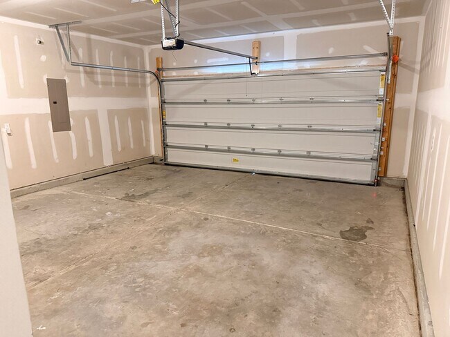 Building Photo - Charming & Spacious Home for Rent in Quiet Franklinton Neighborhood