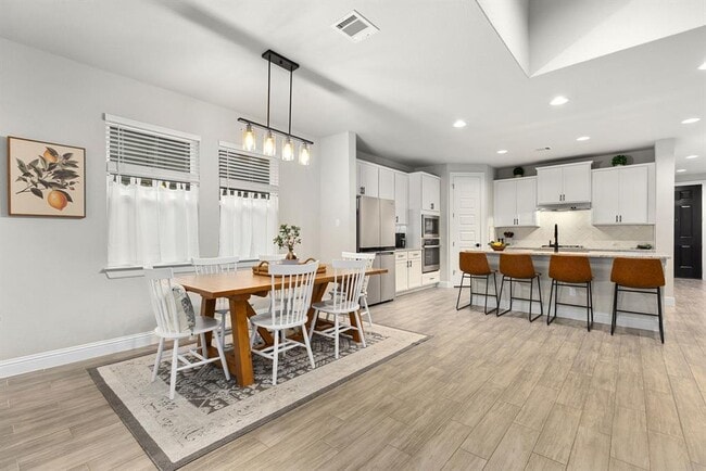 Building Photo - 6720 Verona Pl