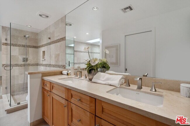 Building Photo - 234 S Tower Dr