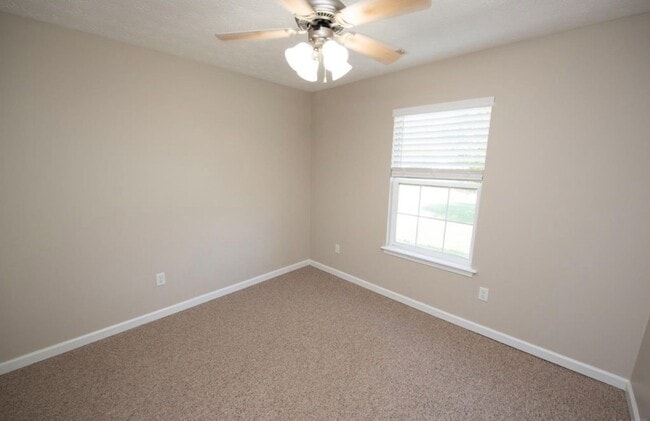 Building Photo - Carrington Estates...3 Bedroom 2 Bath