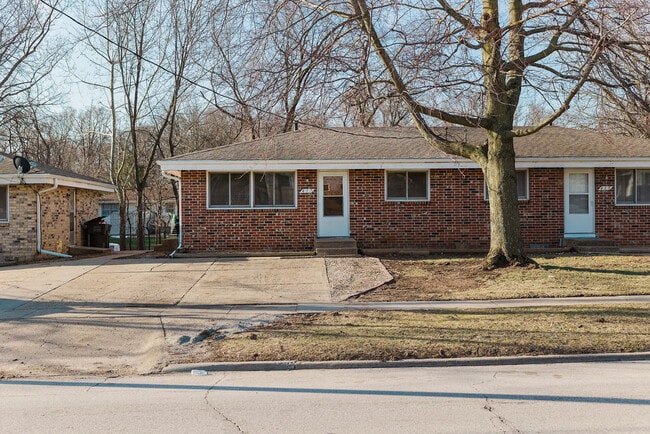 Building Photo - 417 Watrous Ave