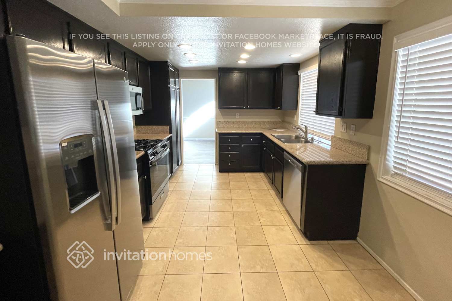 Building Photo - 3120 Crowne Dr