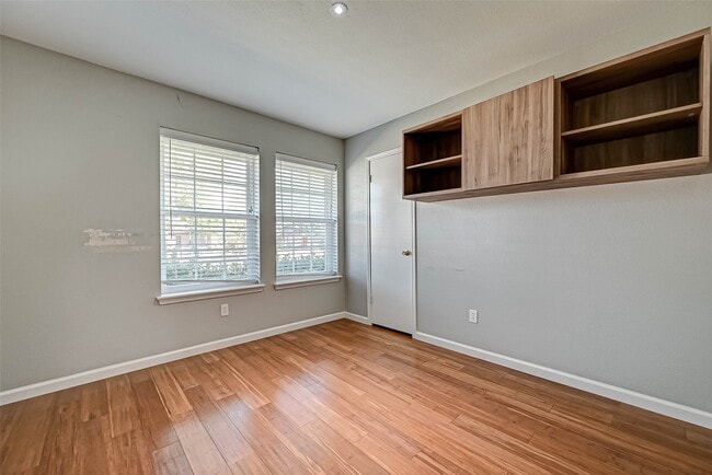 Building Photo - 9466 Coast Bridge St