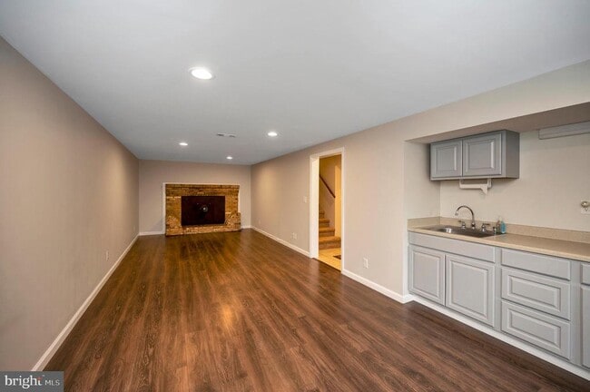 Building Photo - 212 Mt Pleasant Blvd