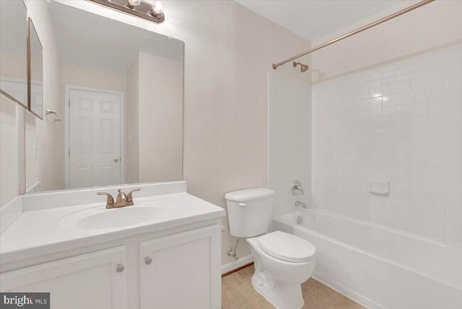 Building Photo - 43539 Kiplington Square