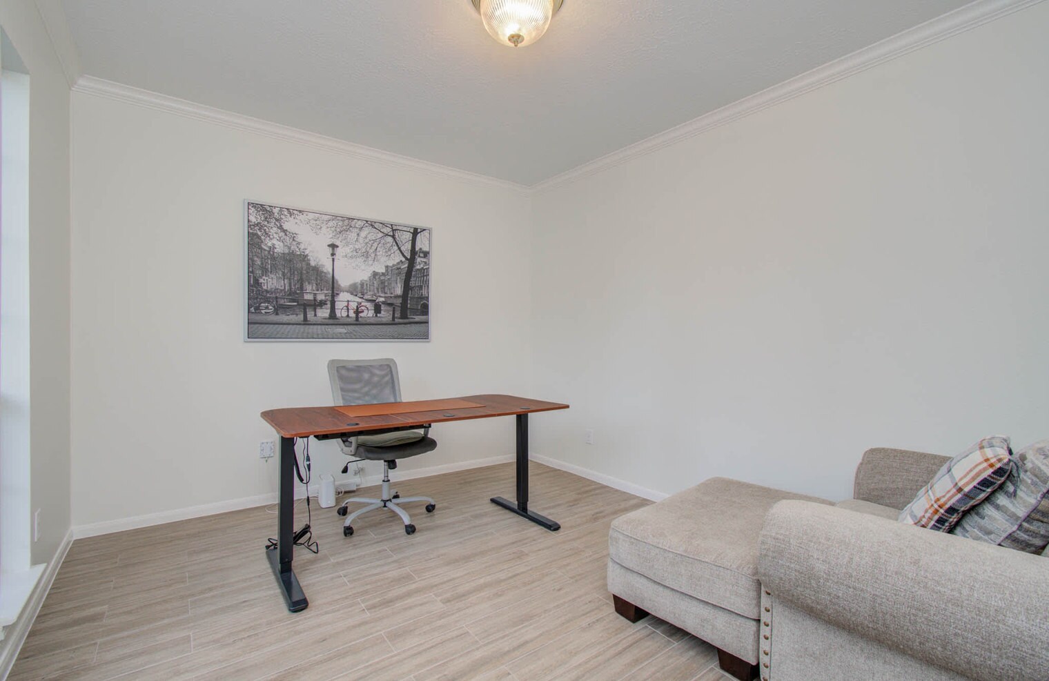 Building Photo - 15627 Twisting Springs Dr