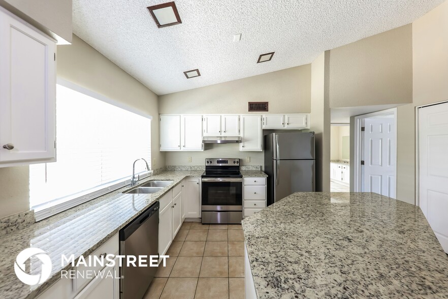Building Photo - 6202 W Sunnyside Dr