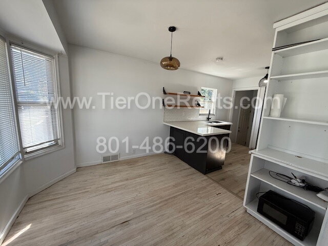 Building Photo - NO DEPOSIT option available for qualified renters!