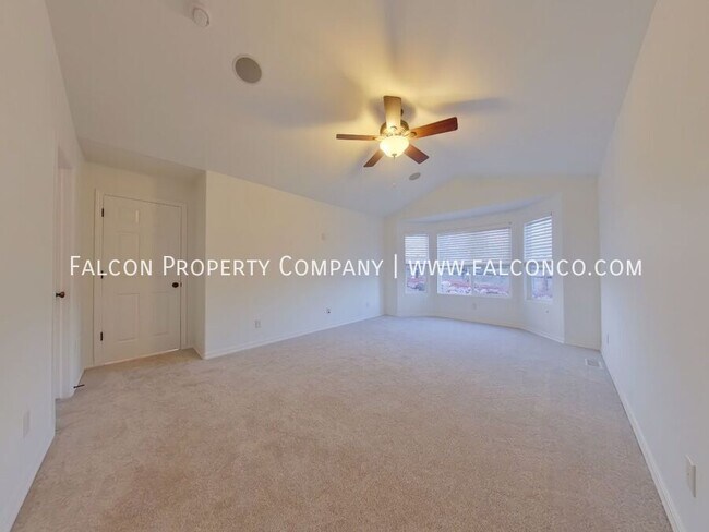 Building Photo - 302 All Sky Dr