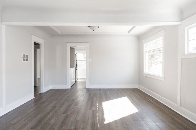 Building Photo - 4767 Bancroft St