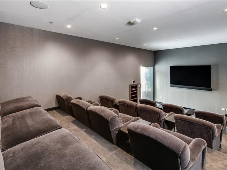 Building Photo - 400 W 113th St