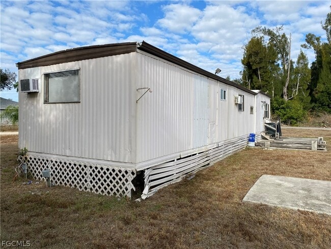 Building Photo - 2207 Cantor Ln