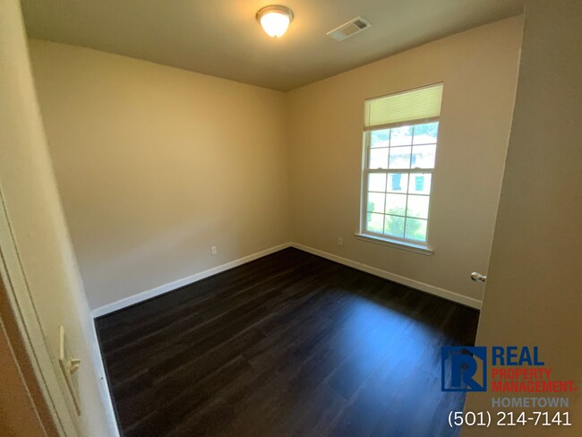 Building Photo - 7503 Royal Oaks Dr