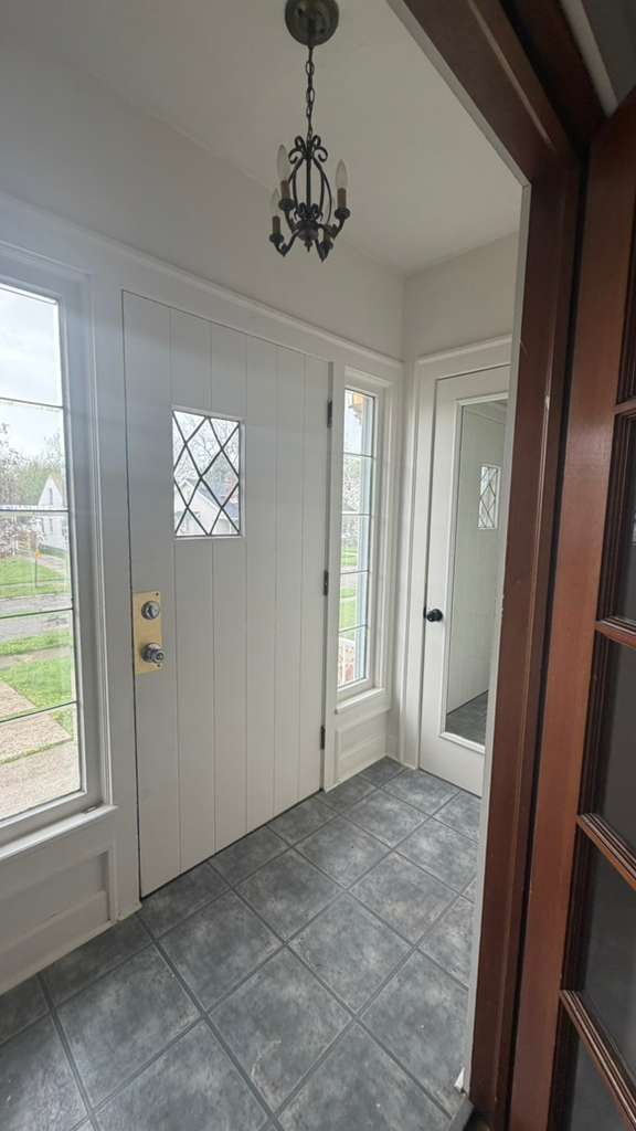 Building Photo - 10006 Plymouth Ave