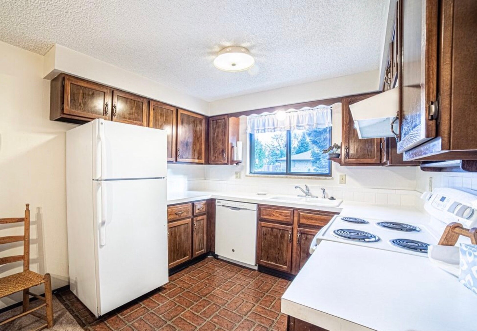 Building Photo - 1143 Ulmus Dr