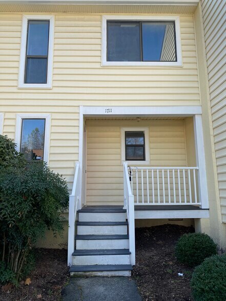 Primary Photo - 1711 Early Settlers Rd