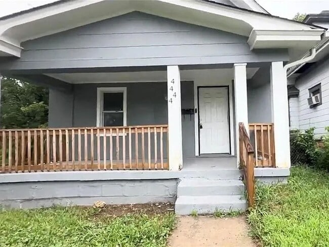 Building Photo - Single Family Home in KC