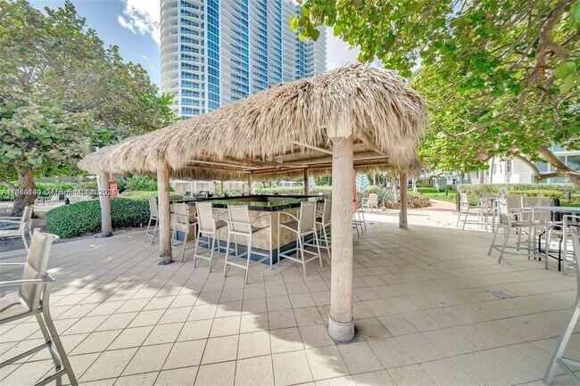Primary Photo - 3001 S Ocean Dr