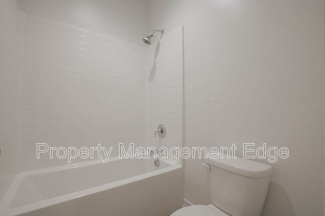 Building Photo - 30913 Chuckwagon Ct