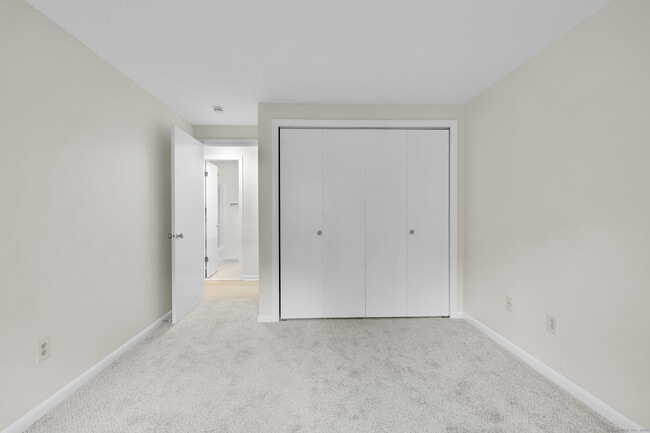 Building Photo - 103 Cliffside Dr