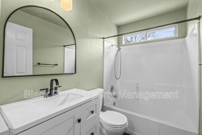 Building Photo - 6003 N Waterside Pl